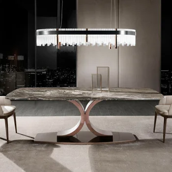 Италианската дизайнерска вила, голям блок, италиански минималистичен лампа, луксозна маса за хранене от естествен мрамор, правоъгълна маса за хранене от неръждаема стомана